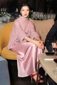 Silk Prom Dress, Looks Street Style, Pink Dresses, Soft Summer, 가을 패션, Winter Style, Fashion Street, Modest Fashion, Dream Wardrobe