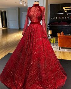 Bow Clothing, Couture Dior, Red Ball Gowns, Themes Party, Red Ball Gown, Soiree Dress, Evening Gown Dresses, Gala Dresses