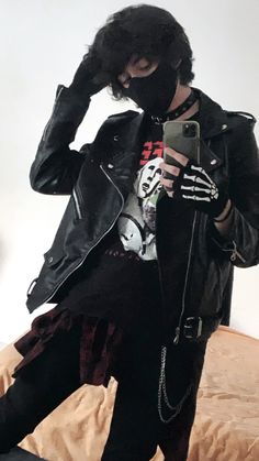 Aesthetic Outfits Masculine, Emo Masculine Outfits, Emo Clothes Male, Masculine Punk Outfits, Masculine Emo Outfits, Emo Boy Outfits 2000s, Masculine Goth, Emo Outfits For Guys, Goth Boy Outfits