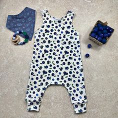 🫐 Blueberry Rompers!  Our 100% organic cotton blueberry romper is soft and comfortable to play in all day! Makes a wonderful gift or keep it for the little ones in your life! Snaps at the shoulder for easy on/off.  See our coordinating bib/teether set listing: https://www.etsy.com/listing/781560162/blueberry-baby-bib-teether-set-bandana?ga_search_query=blueberry&ref=shop_items_search_1 Sizes available: 3-6 months 6-9 months 9-12 months CARE INSTRUCTIONS:  Turn rompers inside out and machine wash COLD on gentle cycle. Dry on gentle. Cotton Bubble Romper For Bedtime In Summer, Cotton Bubble Romper For Summer Bedtime, Casual Cotton Bubble Romper For Bedtime, Blue Casual Bubble Romper For Playdate, Casual Blue Bubble Romper For Playdate, Organic Cotton Onesie For Spring Playtime, Spring Organic Cotton Onesie For Playtime, Playful Cotton Onesie For Playdate, Playful Organic Cotton Onesie For Playtime