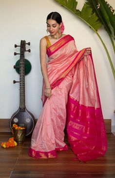 Bright Color Saree, Saree Indian Style, Simple Wedding Saree Look, Maharashtrian Saree Traditional, Maharashtrian Saree Look For Wedding, Indian Sari Dress Traditional, Maharashtrian Look In Saree, Traditional South Indian Saree Look, Simple Maharashtrian Look