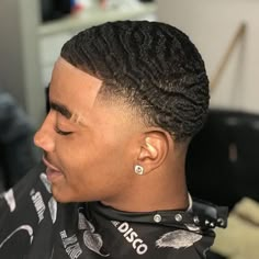 P L A Y B O I D E V on Instagram: “Did @teezycutz5150 get me right? 😈” Black Male Haircuts Short, Short Black Male Haircuts, Buzz Cut Black Man, Taper Fade Alto, Black Guy Buzzcut, Blackmen's Haircuts, Men Short Hair Fade, Urban Hairstyles, V Shaped Haircut