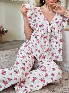 Romantic Floral V-Neck Ruffle Splice Sleeve & Flare Leg Pajama Set Multicolor Romantic    Plants Pant Sets Non-Stretch All Women Sleep & Lounge, size features are:Bust: ,Length: ,Sleeve Length: Elastic Waistband Pants, Soft Pajamas, Pant Sets, Sleepwear Sets, Retro Women, Girls Pajamas, Neck Ruffle, Inspiration Mode, Kids Beachwear