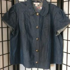 Nwt Cj Banks Blue Denim Button Front Shirt Size 1x Medium Wash Denim Top With Short Sleeves, Collared Denim Top With Snap Buttons For Spring, Spring Collared Denim Top With Snap Buttons, Spring Short Sleeve Denim Top With Buttons, Dark Wash Chambray Tops With Button Closure, Dark Wash Chambray Top With Buttons, Dark Wash Chambray Button Top, Spring Medium Wash Tops With Button Closure, Spring Medium Wash Top With Button Closure