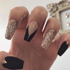 23 Nail Ideas to Inspire Your Next Mani: We are here to help and have found 23 of the best nail ideas to inspire your next manicure. You will find sparkly nails, ombre, magical designs and much more, there is something to suit every style! #Nails #NailIdeas #GlitterNails Black And Gold Nails, Black Coffin Nails, Glitter Nails Acrylic, Stylish Nails Designs, Gold Nail, Fall Acrylic Nails, Christmas Nails Acrylic