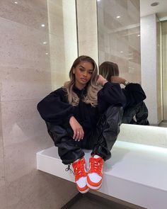 Street Style: Snow Day | Fashion Cognoscente Insta Baddie Fits, Style Snow, Mode Shoes, Baddie Fits, Swag Girl Style, Streetwear Fashion Women, Tomboy Fashion, Baddie Outfits Casual, Snow Day