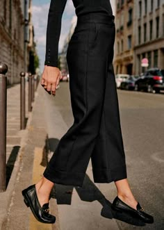 Damon Trousers - Mottled Grey - Virgin wool - Sézane Aw 23, Black Pants Outfit, Visual Board, Wool Trousers, Work Clothes, Straight Leg Trousers, Work Wardrobe, Mode Inspiration, Office Outfits