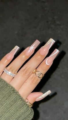 113k Likes335 CommentsNailzKatKat (@nailzkatkaton Instagram𝙌𝙪𝙖𝙧𝙩𝙯…” Almond Acrylic Nails Designs, White Nails With Gold, Shiny Nails Designs, Gold Acrylic Nails, Up Nails, Gel Paint, Nails Gold, Winter Nails Acrylic, Ombre Acrylic Nails