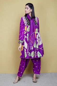 Shop for Sue Mue Purple Silk Embroidered Kurta Set for Women Online at Aza Fashions Organza Scarf, Embroidered Salwar, Resham Embroidery, Edge Scarf, Kurta Set For Women, Punjabi Suit, Lady Fashion, Straight Kurta, Applique Embroidery