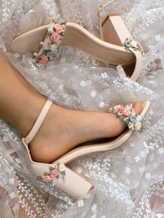 Cute Shoes Heels, Wedding Shoes Heels, Dream Wedding Ideas Dresses, Prom Dress Inspiration, Fancy Shoes, Cute Heels, Girly Shoes, Wedding Heels