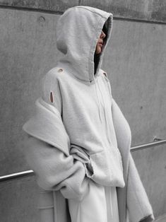 Oversized hoodie with cut out details. Large pocket at front. Comfortable to wear and 100% cotton. Model is wearing a MINUSEY ONE SIZE. ✔️ Free worldwide express shipping over $100✔️ Loved by 6,500+ customers✔️ Limited edition collections, maximum style⠀⠀⠀⠀⠀⠀⠀⠀⠀Stay ahead of the trend with can’t-find-anywhere-else staples. Your closet will thank you 💕 * MINUSEY ONE SIZE = EU 34-38, US 2-6* 100% Cotton* Dry clean* Made in Korea - Model Height: 173cm/5'8" (US4, EU36) Sports Clothes, Mermaid Skirt, Oversized Hoodie, Leather Mini Skirts, Oversize Hoodie, The Trend, Vintage Bags, Neon Yellow, Model Height