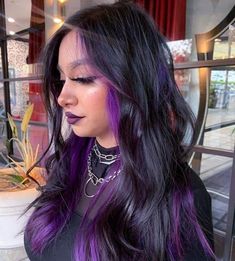 Two Color Hair, Purple Ombre Hair, Hair Color Underneath, Cute Hair Colors, Creative Hair Color, Hair Color Streaks, Purple Highlights, Hair Streaks, Dyed Hair Inspiration