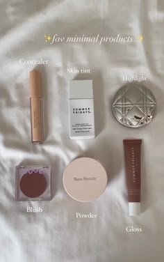 Everyday Makeup Products Aesthetic, Minimal Makeup Kit, Minimalistic Makeup Products, School Makeup Products, Minimalist Makeup Bag Products, Clean Makeup Aesthetic Products, Minimalist Makeup Essentials, Minimal Makeup Essentials, Natural Makeup Products Aesthetic