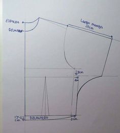 a drawing of a skirt with measurements for it