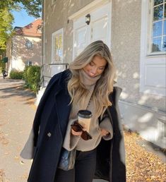 Cosy Winter Outfits, New York Outfits, Instagram Presets, Winter Fashion Outfits Casual, Autumn Fits, Inspo Outfit, How To Pose, Autumn Outfit, Looks Style