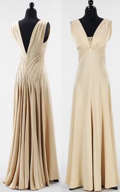 Diamond Horseshoe Silk Evening Gown by Elizabeth Hawes Bias Dress Draping, Bias Cut Dress Pattern, 1930s Evening Gowns, Elizabeth Hawes, Gaun Abad Pertengahan, Sleeveless Party Dress, Silk Evening Gown, Draped Bodice, 파티 드레스