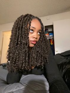 Twists On Black Women, Curly Hair Twists, Twists With Curly Ends, Twists Black Women, Long Twist, Short Box Braids Hairstyles, Protective Hairstyles For Natural Hair, Goddess Braids Hairstyles, Cute Curly Hairstyles