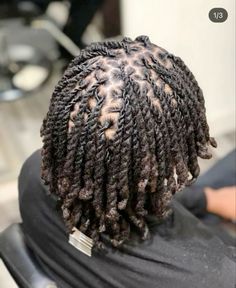 #locstyles #summer Re Twist Dreads Men, 2 Strand Twist Locs Men, Taper Locs Men, 6 Inch Locs, Barrow Twist Dreads, Two Strand Retwist Locs, Dreads Retwist Men, Two Strand Locs Men, Dread Hairstyles For Men Dreadlocks