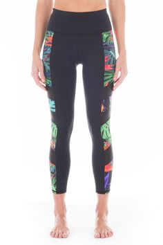 Workout leggings with pockets Track Leggings, Tropical Prints, Zipper Jeans, High Waist Leggings, Bird Of Paradise, On The Run, Active Wear Leggings, The Run, Birds Of Paradise