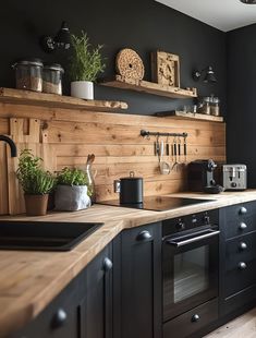 Kitchen Remake, Rustic Cabin Kitchen, Log Cabin Kitchen, Moody Home Decor, Black Mood, Interior Environment, Barn Kitchen, Cabin Kitchen, Dream Life House