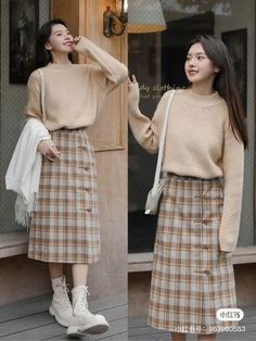 Korean Casual Skirt Outfit, Bahorgi Kiyimlar, Casual Knee Length Skirts, Korean Winter Skirt Outfit, Light Acadamia Womens Fashion, Korean Outfit Skirt, Korean Modest Fashion Outfit, Casual Indie Outfits, Modest Korean Fashion