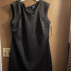 Lil Black Dress By Snap Sleeveless 2x Black Sleeveless Lined Dress For Party, Black Lined Sleeveless Dress For Night Out, Black Dressy Sleeveless Dress For Night Out, Dressy Black Sleeveless Evening Dress, Dresses Casual Boho, Rouched Dress, Lil Black Dress, Lil Black, White Strapless Dress