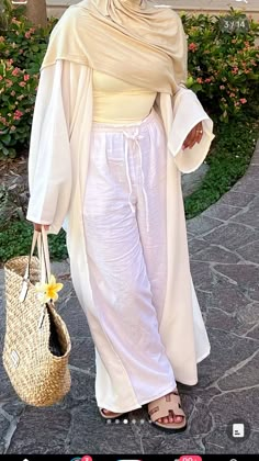 Follow and like for more ! #summer #shopmycloset #style #stylish #styleblogger #stylingtips #styleguide #styleideas Modest Vacation Outfits, Hijabi Summer Outfits, Hijab Summer, Holiday Outfits Summer, Hijab Fashion Summer, Estilo Hijab, Hijab Trends, Cute Modest Outfits, Modest Summer Outfits