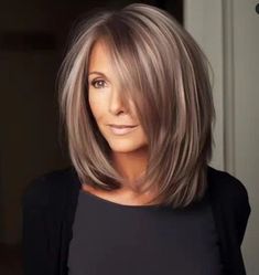 Med Length Womens Haircuts, Hairstyles For Short Necks, Laura Wright Hair, Grey Hairstyles, Long Bobs, Birthday Hair, Shoulder Length Hair Cuts, Haircuts For Medium Hair, Penteado Cabelo Curto