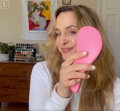 This is a guide to using Velcro hair rollers. Learn how to use Velcro hair rollers to get big bouncy curls with this step-by-step hair tutorial. Velcro Hair Rollers, Big Hair Rollers, Big Bouncy Curls, Velcro Rollers, Blow Dry Hair, Lifeless Hair, Bouncy Curls, Hair Starting, Hair Rollers