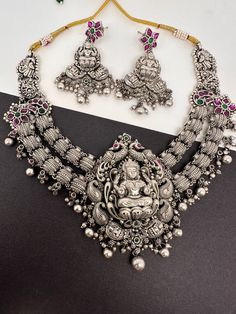 Goddess Lakshmi Silver Replica Short Necklace Antique Necklace Victorian, Necklace Traditional, Traditional Necklace, Real Pearl Necklace, Ethnic Necklaces, Traditional Earrings, Goddess Lakshmi, Kundan Necklaces, Oxidised Jewellery