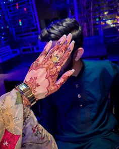 Beautiful Henna, Bridal Photography Poses, Couple Pics For Dp, Wedding Couple Poses Photography, Hand Pictures, Cute Muslim Couples, Photography Summer, Couple Picture Poses, Muslimah Aesthetic