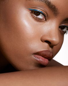 A hyper-saturated, water-resistant liquid eyeliner with an innovative flex tip and easy-grip triangle shape for effortless no-limit lining that lasts. Chrome Eyeliner, Shimmer Eyeliner, Eyes Game, Liquid Liner, Holiday Set, Volume Mascara, Fenty Beauty, Liquid Eyeliner, Triangle Shape