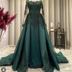 Dresses For Hijabis, Good Prom Dress, Dresses For New Years, Emerald Green Evening Dress, Long Sleeve Mermaid Prom Dress, Aramex Delivery, Emerald Green Satin Dress, Green Prom Dresses, Dubai Women