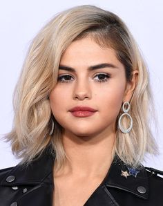 Round Face Haircuts Medium, Haircuts For Round Face Shape, Cortes De Cabello, Neutral Blonde, Oval Face Haircuts, Lob Haircut, Shoulder Length Hair Cuts