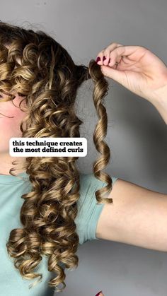 molly | curly + wavy hair tips | your sign to try finger rolling 😮‍💨🌿 another finger rolling tutorial because it’s the best styling technique I’ve everrr tried 🤤📣 here’s… | Instagram Victorian Rag Curls Tutorial, Curly Hair Ringlets, Finger Curling, Hairstyles For Medium Wavy Hair, Rag Curls Tutorial, Curly Hair Advice, Wavy Hair Tips, Poofy Hair