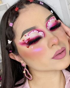 Valentines Eye Makeup, New Makeup Trends, Tik Tok Makeup, Pink Eyeshadow Palette, Makeup Ojos, Face Art Makeup