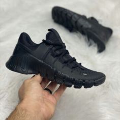 Item: Nike Free Metcon 5 Size: Women's U.S Size 5 Condition: New With Defects New* Minor Gluing On Upper 100% Authentic Nike Free Metcon, Nike Metcon, Womens Training Shoes, Shoes Nike, Training Shoes, Shoes Black, Nike Free, Black Nikes, Shopping List