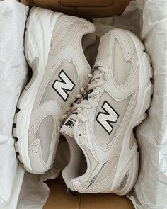 Neutral Shoes Sneakers, Trendy Shoes 2024, Womens New Balance Shoes, 2023 Sneakers, Sneaker Trends, Shoe Wishlist, Balance Sneakers, Fresh Shoes, Cute Sneakers