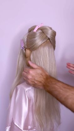 Joseph I'Anson | Looking for a cute half up style? Then you need this tutorial easily create this twisted halfup style in minutes…. 🤍 L’IMAGE Mannequin -... | Instagram Braided Styles, Shorter Hair, Curl Styles, Style Instagram