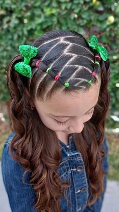 Easy Toddler Christmas Hairstyles, Christmas Program Hairstyles For Kids, Christmas Hair For Toddlers, Christmas Hair Ideas For Kids Easy, Kid Christmas Hairstyles, Candy Cane Hairstyles For Kids, Christmas Hairstyles For Toddlers, Merida Hairstyle, Christmas Toddler Hair