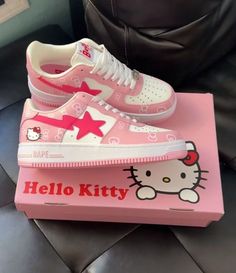 Hello Kitty Bape, Hello Kitty Nike, Nike Air Force 1 Pink, Air Force 1 Pink, Pink Shoes Outfit, Bape Shoes, Images Hello Kitty, Hello Kitty Merchandise, Pretty Sneakers