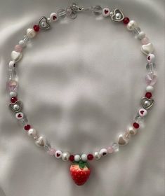 Strawberry Beaded Necklace, Pretty Beaded Jewelry, Beads Strawberry, Red Heart Necklace, Hot Jewelry, Necklace Red