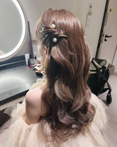 Half Up Half Down Korean, Debut Hairstyles, Hair Arrange, Hair Tips Video, Short Wedding Hair, Long Wavy Hair