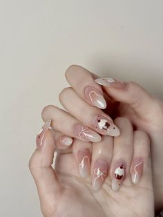 Adorable Short Nail Art for Dog Lovers🍰🐶:This adorable dog-inspired short nail design combines playful puppy prints and cake ribbons for a look that’s irresistibly charming! 💕 Dream Nails Short, Short Nail Design, Nails Tay, Short Nail Art, Paw Nails, Nail Growth Tips, Nail Bling, Xmas Nail, Xmas Nail Art