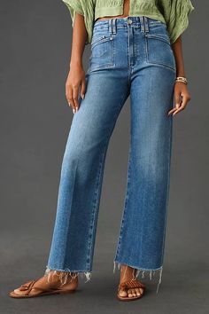 Cropped Jeans Outfit, Boring Clothes, Crop Jeans, Look At You, Cropped Jeans, Denim Fashion, Jean Outfits, Casual Chic, Blue Jeans