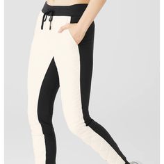 Nwot Alo Yoga Airbrush Winter Warm High-Waist Moto Puffer Pant In White/Black, Size Xs! White Athleisure Activewear With Elastic Side Panels, White Activewear With Elastic Side Panels For Workout, Sporty Fitted White Pants, Sporty White Fitted Pants, White Sporty Activewear By Alo Yoga, White Sporty Alo Yoga Activewear, White Casual Activewear By Alo Yoga, White Fitted Sweatpants For Loungewear, White High Waist Sporty Bottoms