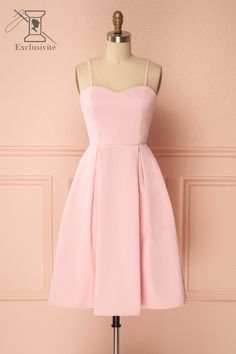 Cotton candy pink A-line cocktail dress with pockets - Robe cocktail rose bonbon à coupe ligne A et poches Cocktail Rose, Prom Dress Pink, Pink Homecoming, Pink Homecoming Dress, Satin Short, Boutique 1861, Grad Dresses