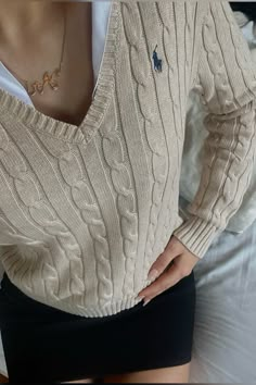 #ralphlaurenwomensclothing #oldmoneyaesthetic #outfits #classy Ralph Lauren Sweater Outfits Women, Ralph Lauren V Neck Sweater Outfit, Vintage Ralph Lauren Aesthetic, Ralph Lauren Sweater Outfit, Vienna Outfit, Pull Ralph Lauren, Beige Sweater Outfit