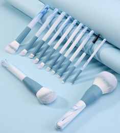 Cute Makeup Brushes Set, Cute Makeup Brushes, Makeup Brushes Aesthetic, Penyimpanan Makeup, Makeup Accesories, Professional Makeup Brushes, Eyeliner Brush, Concealer Brush