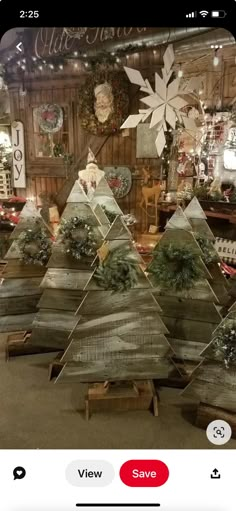 Pallet Projects Christmas Tree, Stained Wood Projects, Top Selling Diy Wood Projects, Rustic Wooden Trees, Diy Wood Holiday Decor, Wooden Rustic Christmas Tree, Scrap Wood Christmas Tree Front Porches, Pallet Trees Christmas Diy, Christmas Wood Diy Projects